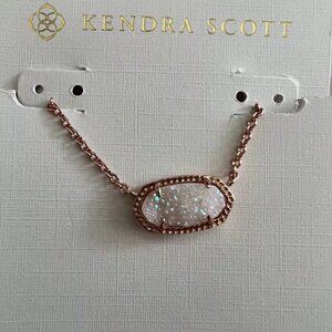 Kendra Scott necklace